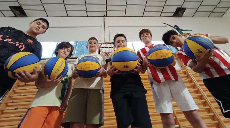 BALONES POR DOQUIER, EL MEJOR REGALO PARA NUESTRAS ESCUELAS