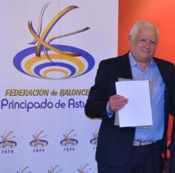 EL ENTRENADOR ASTURIANO RICARDO HEVIA ALVAREZ PREMIO VALORES HUMANOS
